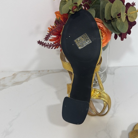 Elegant Gold Strappy Heels - Picture 4 of 4